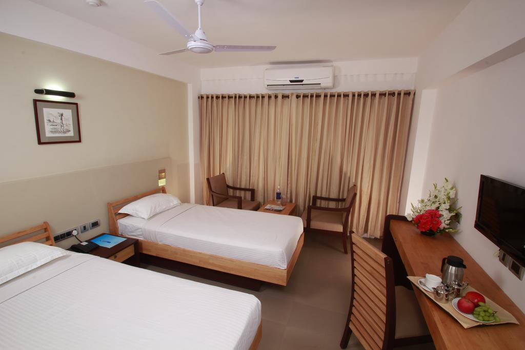 Mayura Inn Hotel Thrissur Room photo