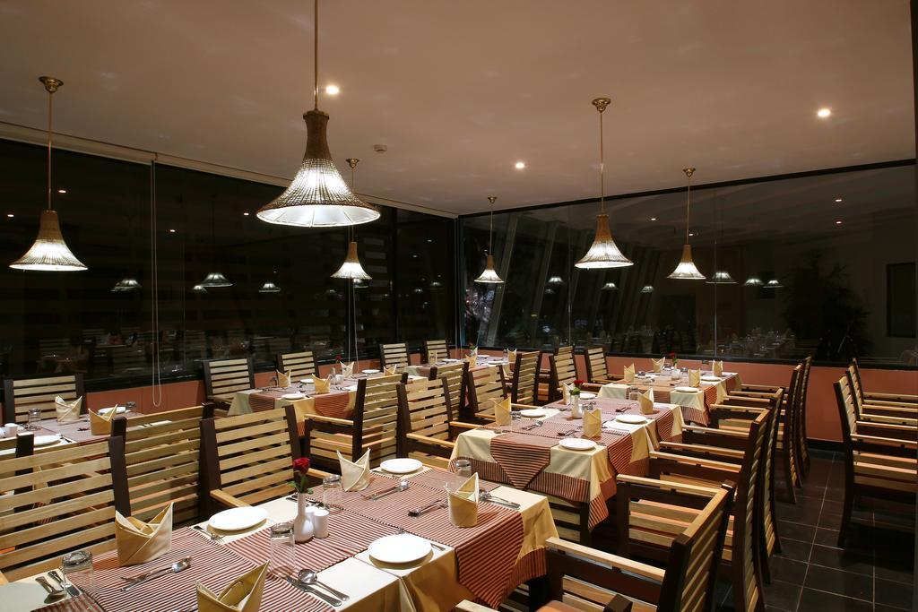 Mayura Inn Hotel Thrissur Exterior photo